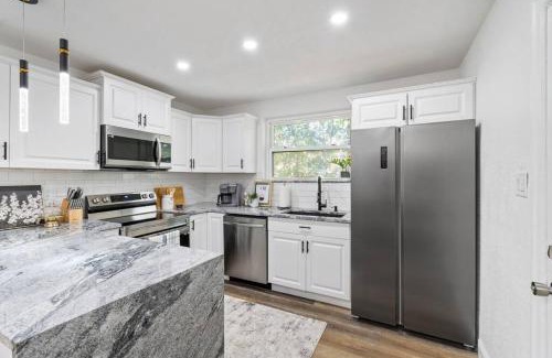 Tampa Villa | Beautiful Designed House in Hyde Park North