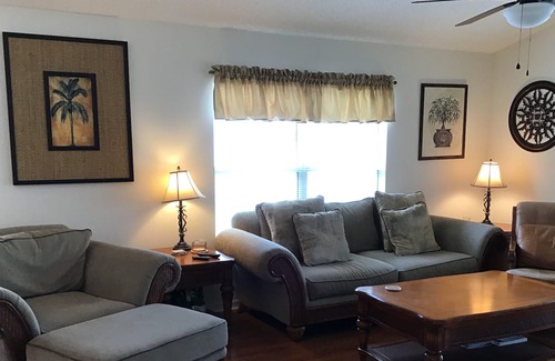 Virginia Trace Villa | Beautiful Dog Friendly 2/2 Villa w/ BBQ Grill, & FREE WiFi!
