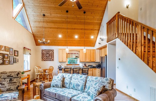 Sylva House | Beautiful dog-friendly mountain house w/new private hot tub, firepit, WiFi, deck