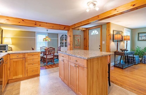 Dorset House | Beautiful Dorset home convenient to HITS & Venues