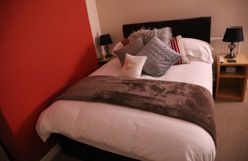 Gascoigne House | Beautiful Double Bedrooms in a Private Guesthouse
