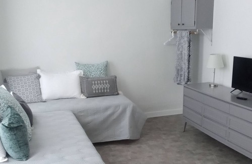 New London Apartment | Beautiful Downtown Apartment Near Entertainment and Dining