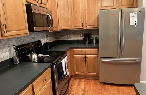 Peoplestown House | Beautiful Downtown Brick Road Home Oasis With Stadium View