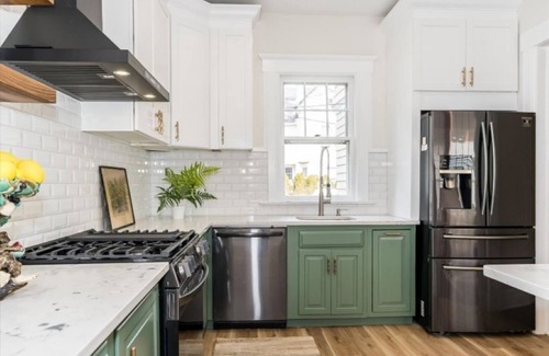 Montclair House | Beautiful Downtown Montclair Victorian 12 miles/35 minutes from Manhattan.