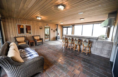 Ellensburg House | Beautiful Ellensburg Ranch Estate with Indoor Pool