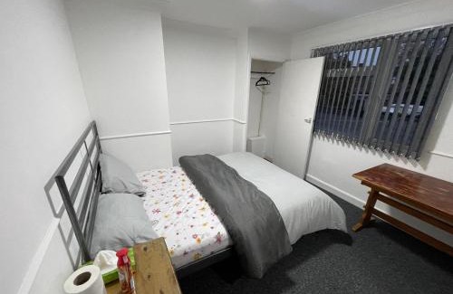 Reading House | Beautiful En suite Double Room with toilet and washroom R3