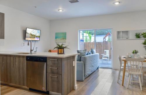 Golden Glades Apartment | Beautiful Entire Duplex to Family Vacation!