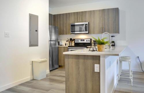 Golden Glades Apartment | Beautiful Entire Duplex to Family Vacation!