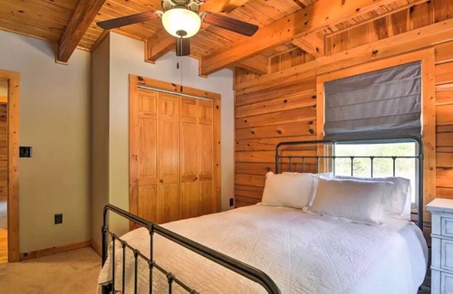Tazewell Cabin | BEAUTIFUL ESCAPE | New Tazewell | LAKE+VIEWS