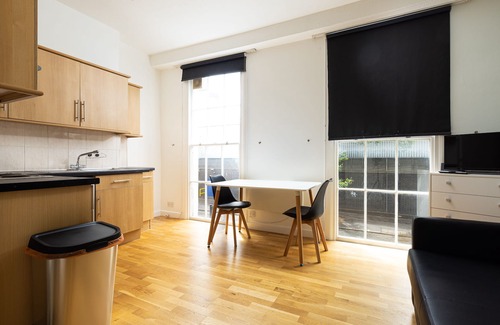 Euston Apartment | Beautiful Euston I