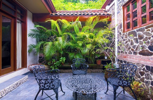 Tarcoles House | Beautiful & Exclusive Garden Villa - Privacy, Security, Pool, Jacuzzi