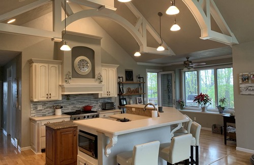 Pickett House | Beautiful Executive home perfect location for the NFL Draft or EAA airshow.