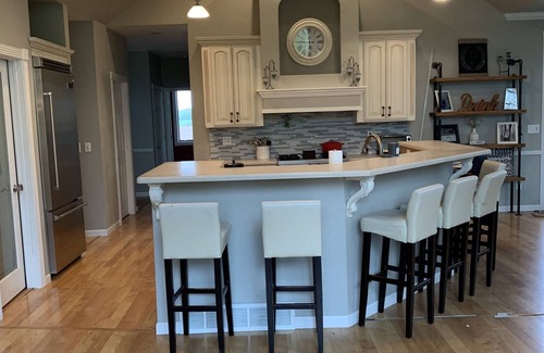 Pickett House | Beautiful Executive home perfect location for the NFL Draft or EAA airshow.