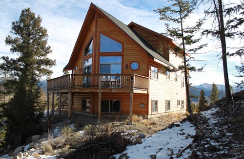 Twin Lakes Cabin | Beautiful Family And Pet Friendly Mountain Cabin