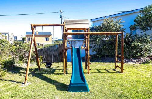 Pringle Bay House | Beautiful family beach cottage!