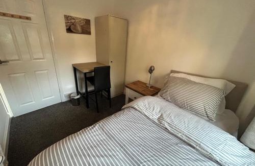 Birmingham House | Beautiful Family-Friends 3 Bedroom Cosy Home Birmingham