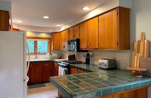 Waitsfield House | Beautiful Family Home Central to Mad River Valley