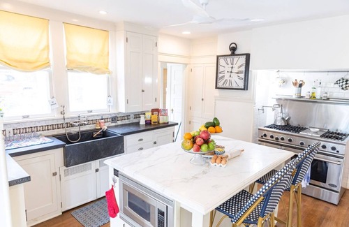 North Central House | Beautiful Family Home near Rose Bowl, Dodger Stadium & Downtown Los Angeles.