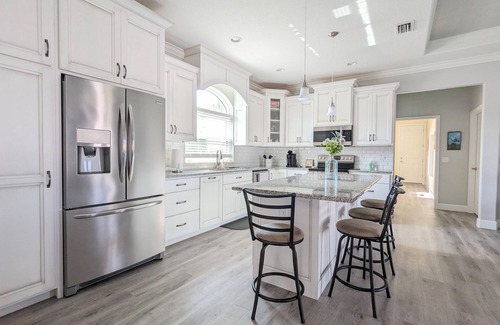 Sarasota House | Beautiful Family Home in the Heart of Pinecraft!