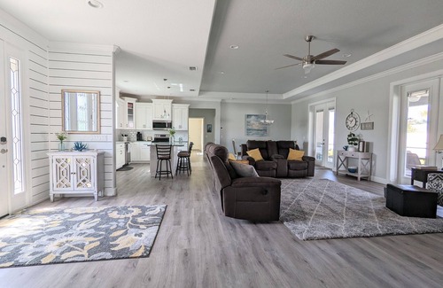 Sarasota House | Beautiful Family Home in the Heart of Pinecraft!
