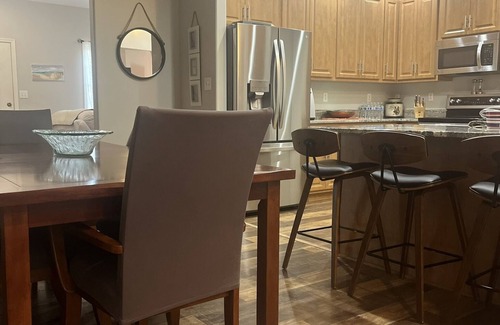 Milton House | Beautiful Family home with access to Red Mill Pond