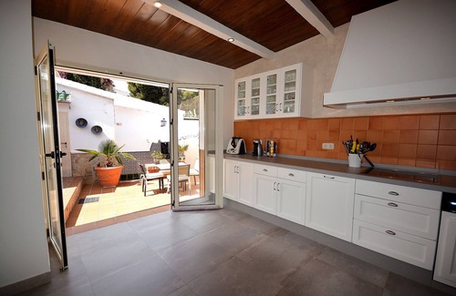 Nerja City Centre Villa | Beautiful family villa - 300 Mts from Burriana Beach. Private pool & garden