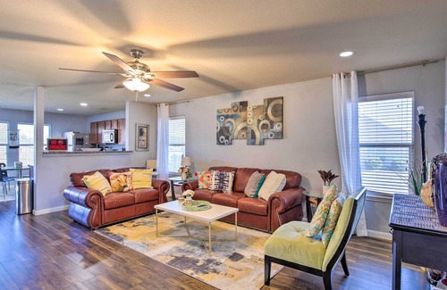 Fate House | Beautiful Fate Home < 30 Mi to Dtwn Dallas!
