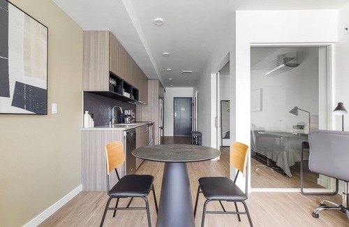 Yesler Terrace Apartment | Beautiful First Hill Jr 1BR w/Gym & Courtyard, nr Park, by Blueground