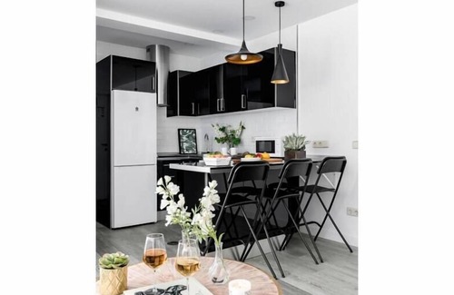 Costillares Apartment | Beautiful flat Arturo Soria 1 Bedroom-4People. D1