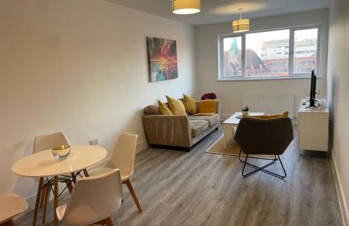 Woking Apartment | Beautiful Flat In Woking Central