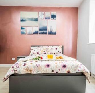 Moseley Apartment | Beautiful flat with free parking