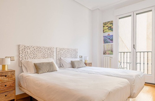 Chueca Apartment | Beautiful flat with pool in the center by SharingCo