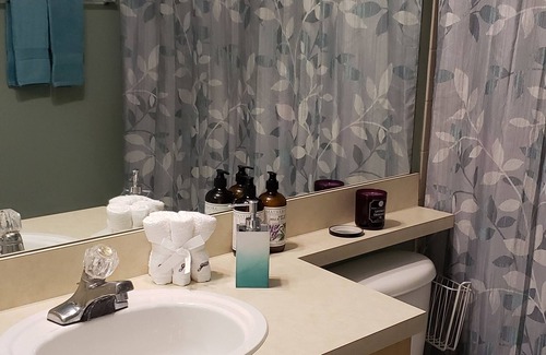 Braden River Condo | Beautiful Florida Vacation Home with Outdoor Swimming Pool in a Gated Community