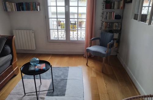 Centre Ville Apartment | Beautiful classic apartment in a quiet, well-connected neighborhood!