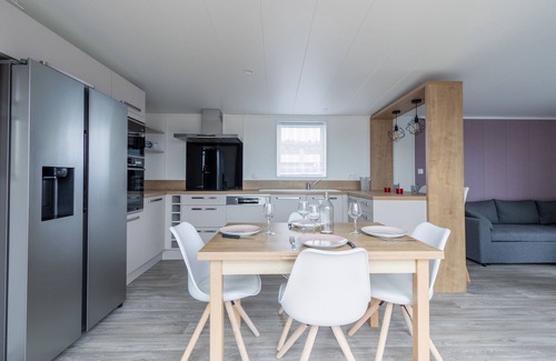Bretignolles-sur-Mer Ski Chalet | Beautiful Chalet for 4 people - Heated pool access