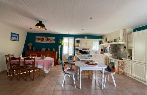 Bretignolles-sur-Mer House | Beautiful 6/8 person house 200m from the sea+ large shared swimming pools
