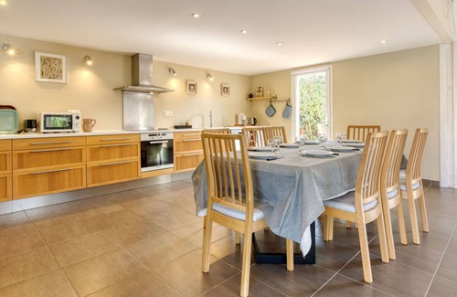Vensac Villa | Beautiful private villa for 10 guests with WIFI, private pool, TV, terrace and parking