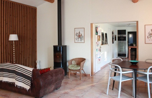 Saint-Etienne-du-Gres Villa | Beautiful contemporary villa with pool, near Saint Remy, at the foot of the Alpilles