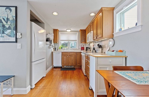 North Truro Cottage | Beautiful freestanding cottage on the beach. Privacy and beautiful sunsets.