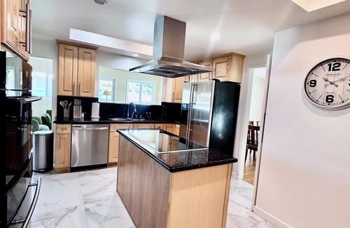 Granada Hills North House | Beautiful Fresh Mountain air, Granada Hills Oasis, 3 bedroom 3 bath + Plus Den!