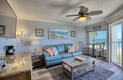 Belleair Beach Condo | Beautiful freshly remodeled beachfront condo