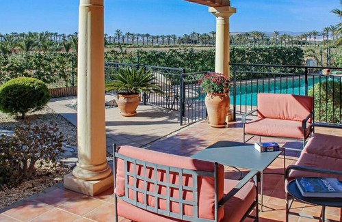 Vera Beach Ski Chalet | Beautiful frontline apartment in Mojacar Playa close to all amenities