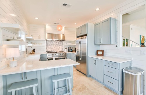 Treasure Beach Village House | Beautiful Fully Renovated Beachfront Home in the Plantation: 3BR/3.5BA + BonusRm