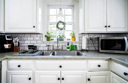 Bausman House | Beautiful fully-furnished Colonial in Millersville