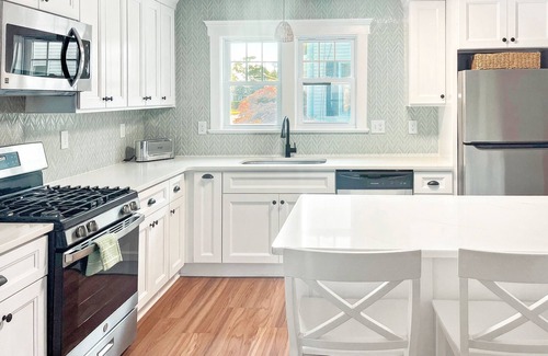 West Belmar House | Beautiful fully-renovated house in Wall, close to Belmar and Spring Lake beach!
