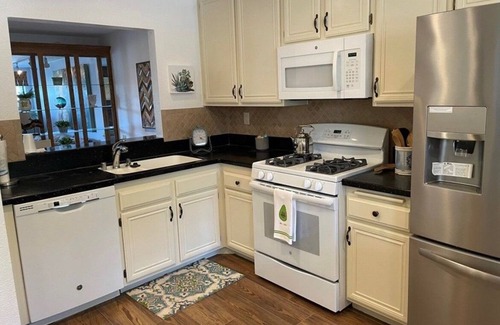 Port Hueneme Condo | Beautiful gated beach side condo 5 min walk to sand