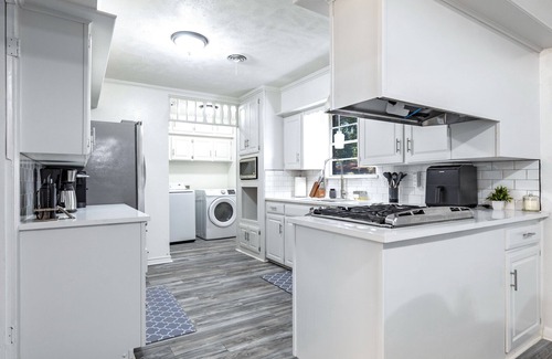 Grand Prairie House | Beautiful Game & Movie Room. 5 mi AT&T Stadium Six Flags. 5 Rooms Total!