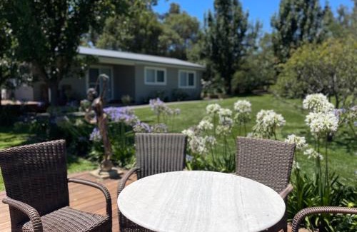 Bowral Apartment | Beautiful garden cottage in Bowral