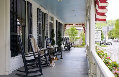 Milford House | Beautiful Garden Stay: Explore Milford's attractions at your doorstep!