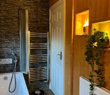 Springfield Apartment | Beautiful Garden View Apartment London